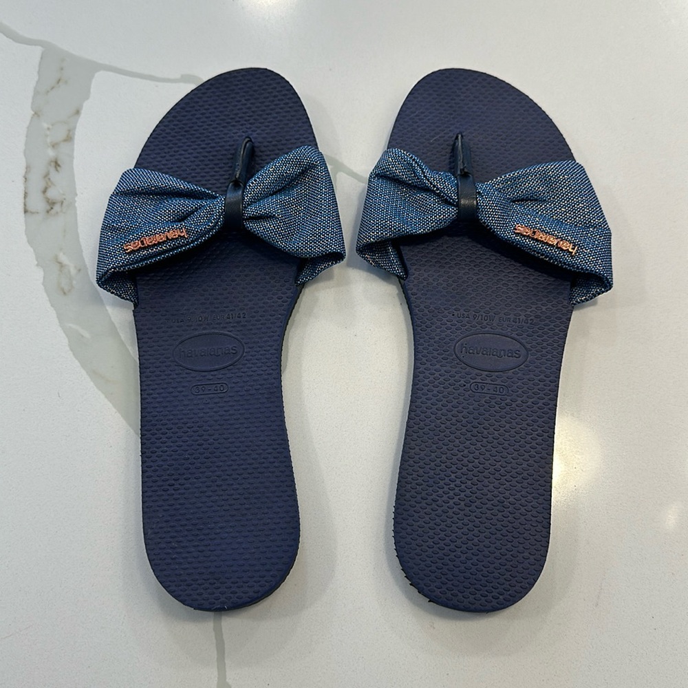 NWOT Havianas You St. Tropez Shine Sandal size 9/10 navy blue